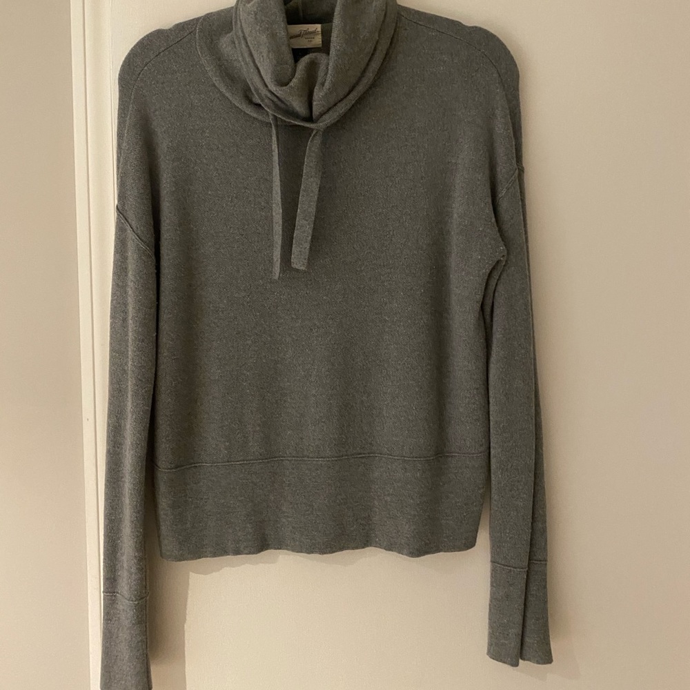 Universal Thread Cowl Neck - Picture 3 of 4